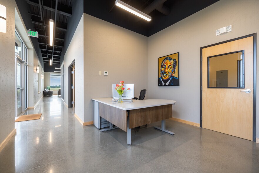 More Photos Of 12100 Higgins Airport Way, Burlington Airplane Hangar For Lease