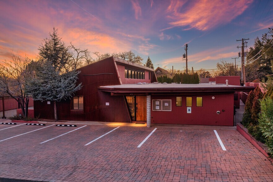 More Photos Of 45 Birch Blvd, Sedona Medical For Lease