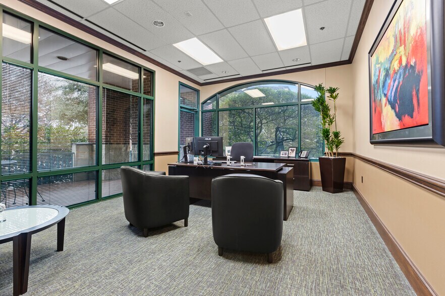 More Photos Of 15835 Quorum Dr, Addison Loft Creative Space For Lease