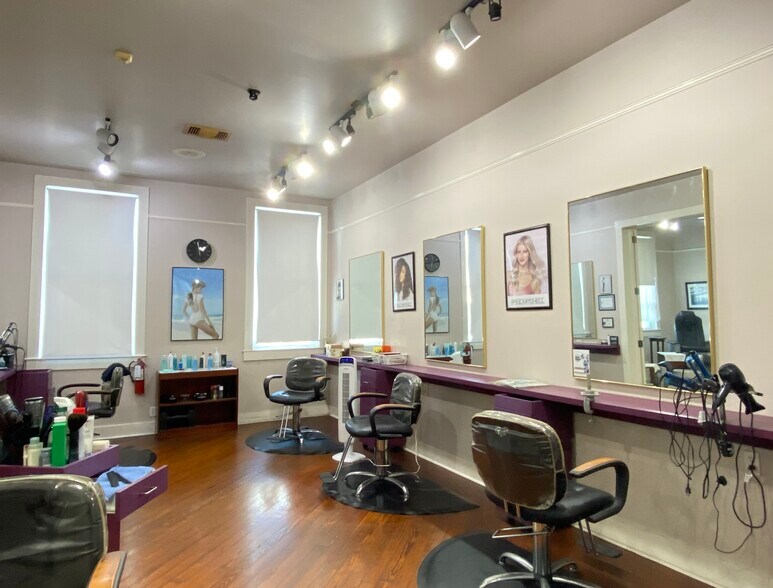 More Photos Of 523 24th St, Galveston Loft Creative Space For Sale