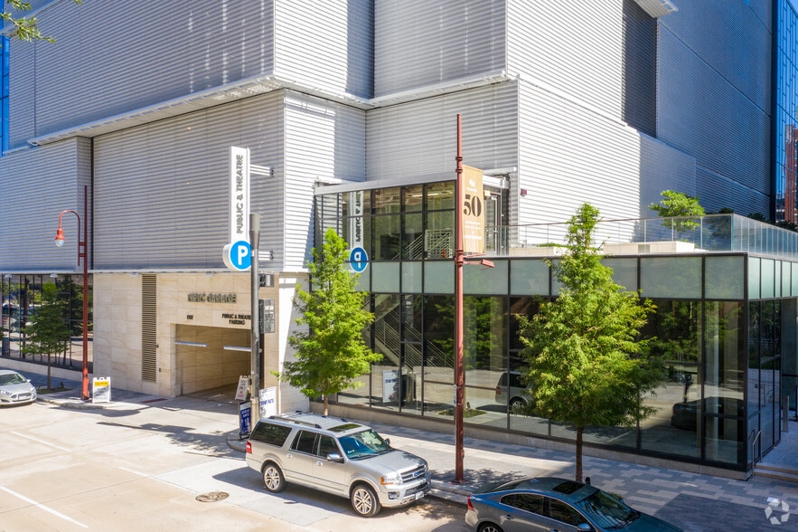 More Photos Of 440 Louisiana St, Houston Office For Lease