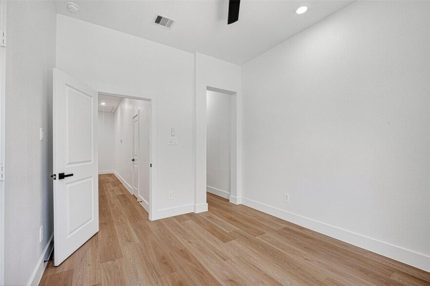 More Photos Of 7840 Nashville Unit A/B Street, Houston Apartments For Sale