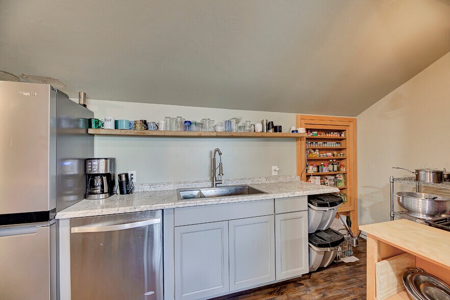 More Photos Of 2245 Head Ln, Helena Hotel For Sale