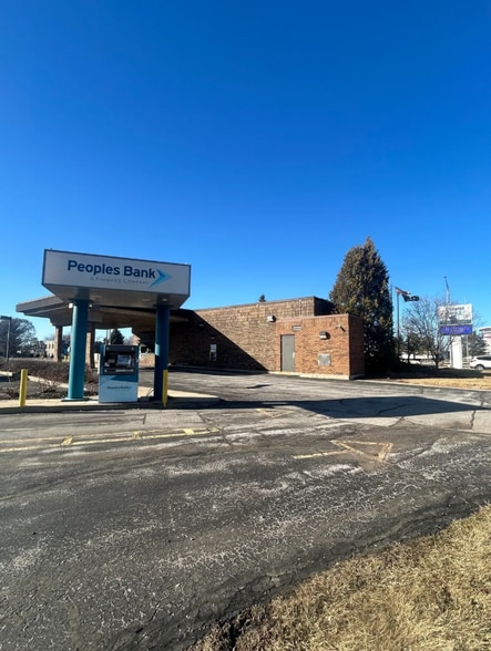 Primary Photo Of 1300 Sheffield Dr, Dyer Bank For Sale