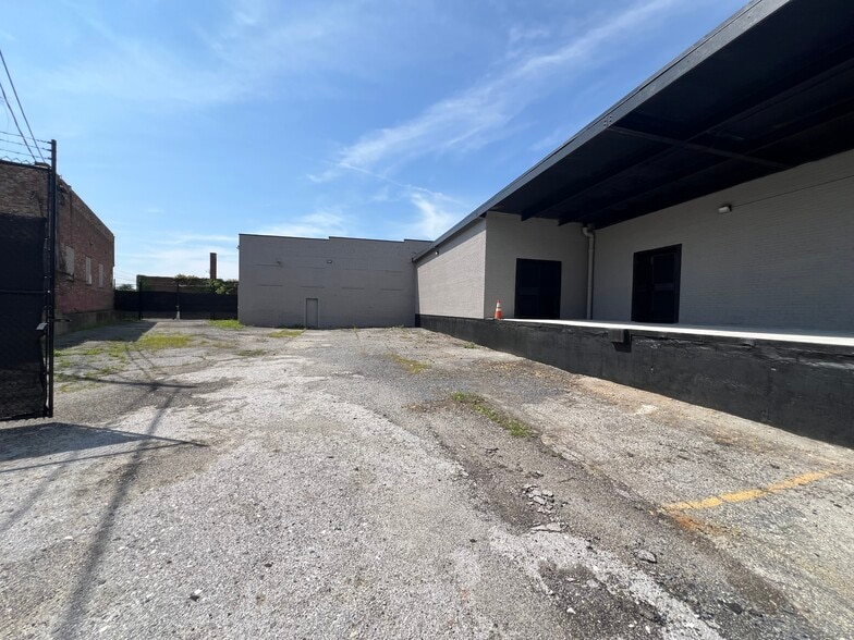 More Photos Of 2810 W Saratoga St, Baltimore Warehouse For Sale