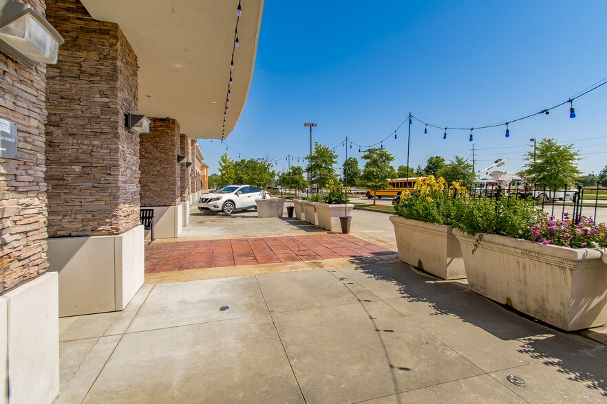 More Photos Of 4001 Nicholson Dr, Baton Rouge Hotel For Lease