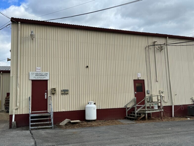 More Photos Of 72 W Main St, Reinholds Light Distribution For Lease
