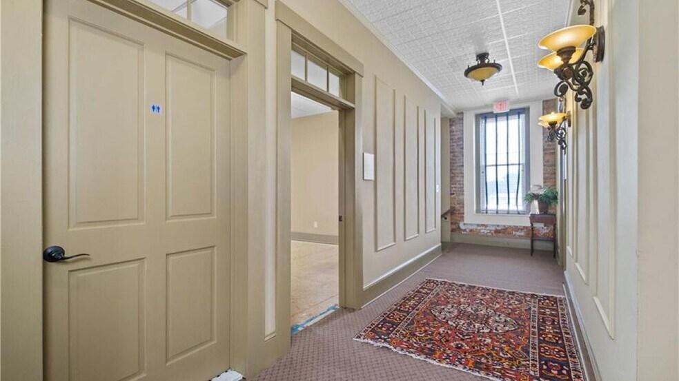 More Photos Of 35 N Main St, Jasper Loft Creative Space For Lease