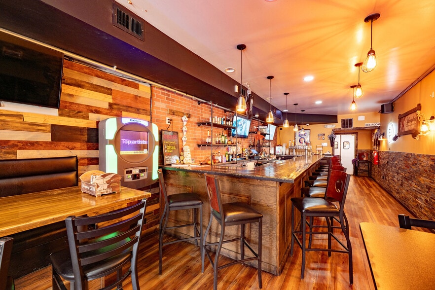 More Photos Of 230 Main St, Hobart Movie Radio TVStudio For Sale