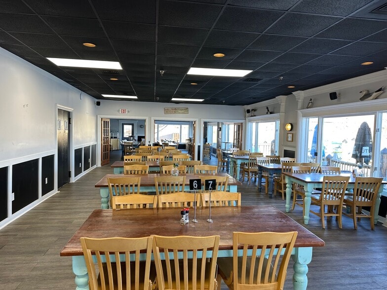 More Photos Of 14442 Solomons Island Rd, Solomons Restaurant For Lease