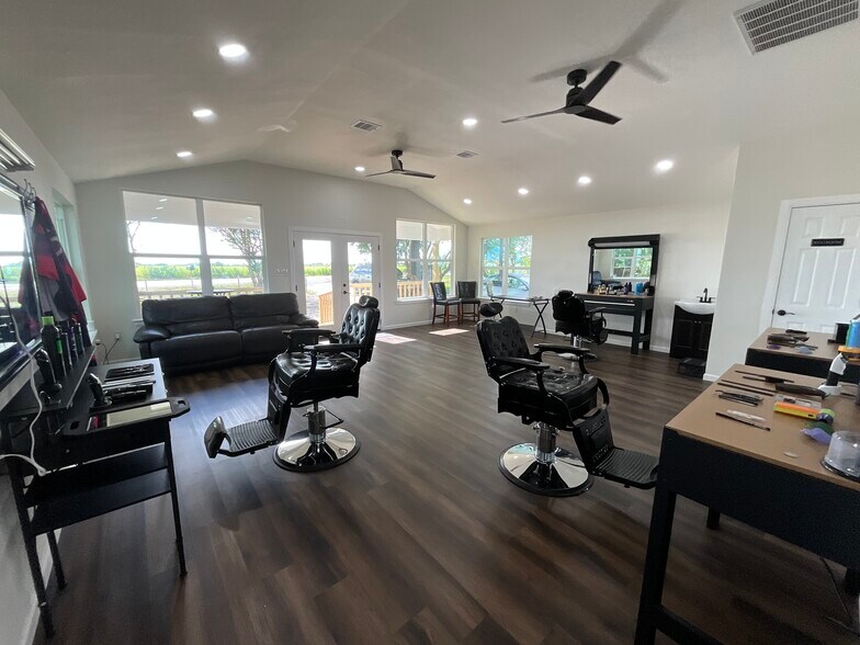 More Photos Of 21095 FM 362 Rd, Waller Flex For Sale