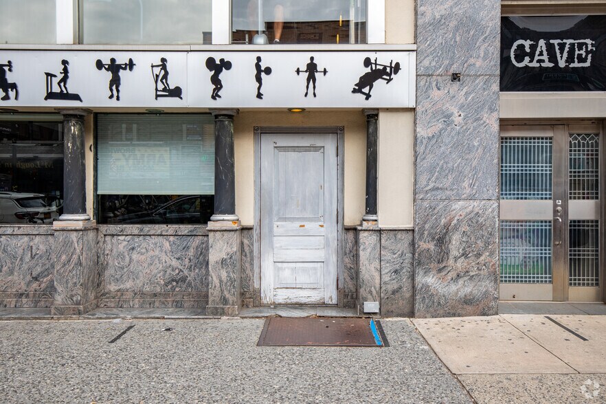 More Photos Of 31-09 Broadway, Astoria Storefront Retail Office For Lease