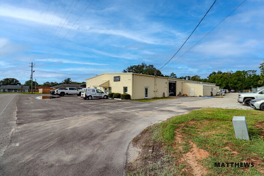 More Photos Of 700 Edge Ave, Fort Walton Beach Manufacturing For Sale
