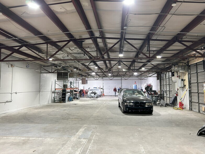 More Photos Of 3455 S Eliot St, Sheridan Warehouse For Lease