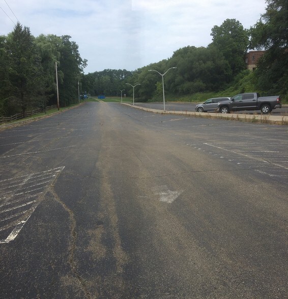 More Photos Of 2-4 S Portage St, Westfield Office For Lease