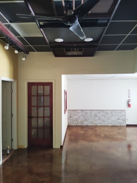 More Photos Of 2511 National Dr, Garland Manufacturing For Sale