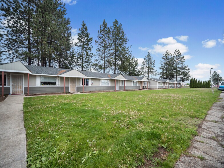 More Photos Of 25 N Airport Rd, Deer Park Apartments For Sale