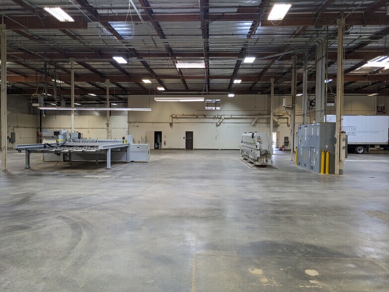 More Photos Of 351 Demeter St, East Palo Alto Warehouse For Lease