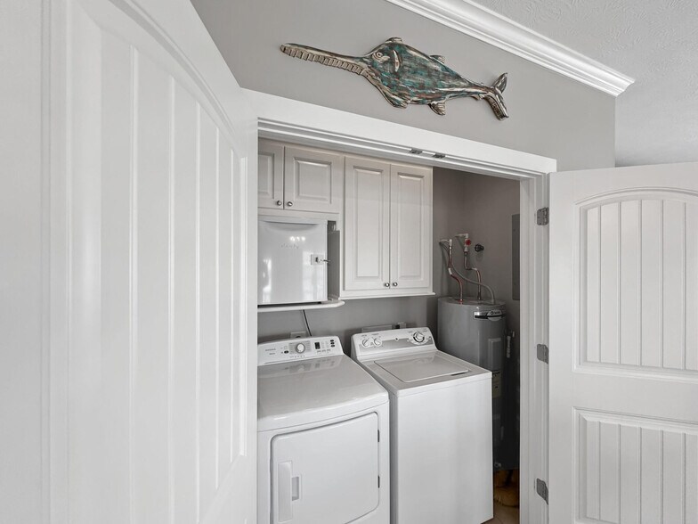 More Photos Of 944 Raymond, Crystal Beach Specialty For Sale