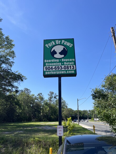 More Photos Of 1343 Lane Ave S, Jacksonville Veterinarian Kennel For Sale