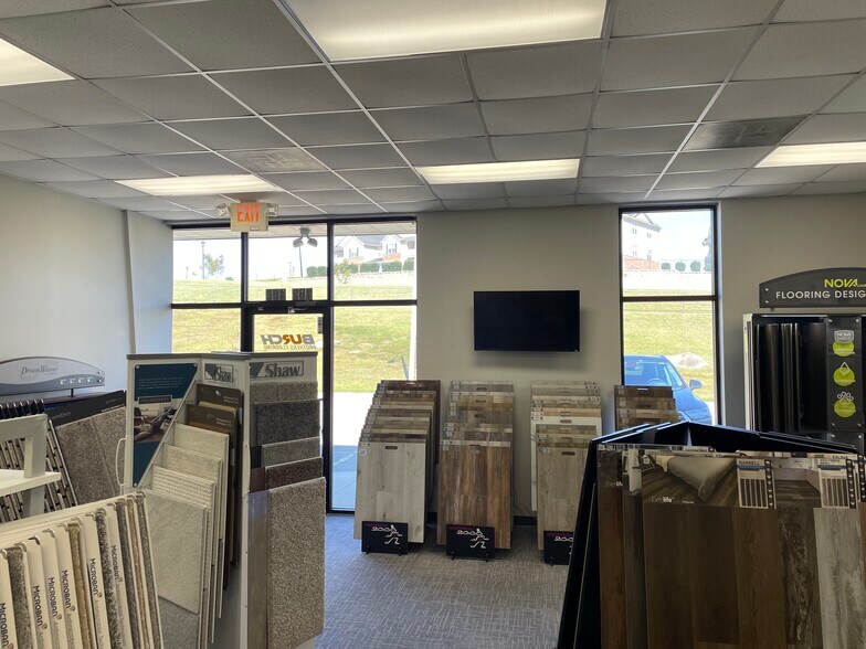 More Photos Of 182 Cleveland Crossing Dr, Garner Showroom For Lease