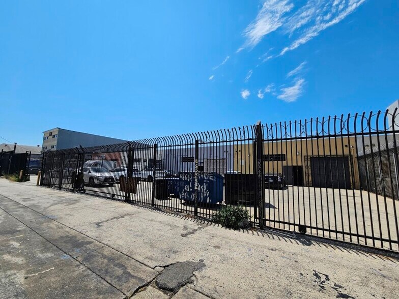 More Photos Of 767 E 14th Pl, Los Angeles Warehouse For Sale