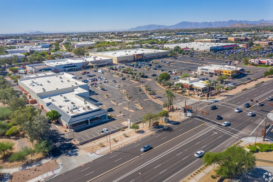 More Photos Of 1445 W Elliot Rd, Tempe General Retail For Lease