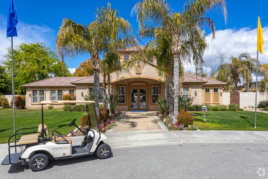 More Photos Of 8400 White Rock Dr, Bakersfield Apartments For Sale