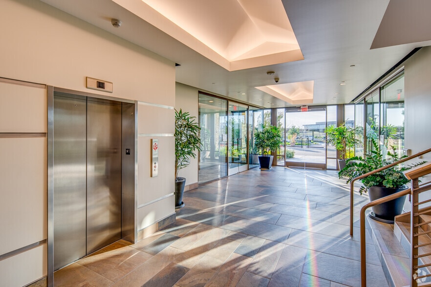 More Photos Of 161 E Rivulon Boulevard, Gilbert Office For Lease