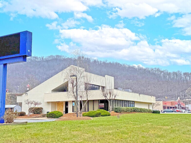 Primary Photo Of 27989 Us Highway 119, South Williamson Bank For Sale