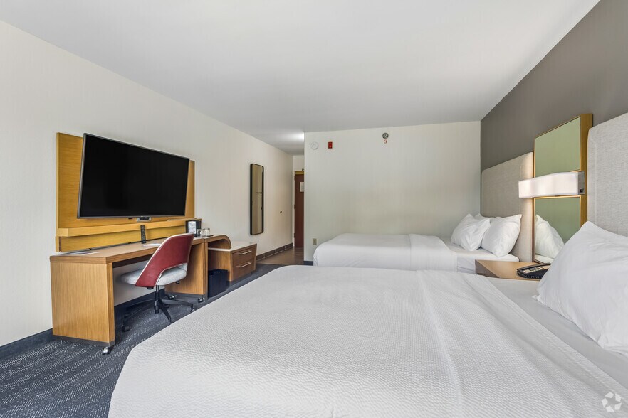 More Photos Of 3076 Kirby Pky, Memphis Hotel For Sale