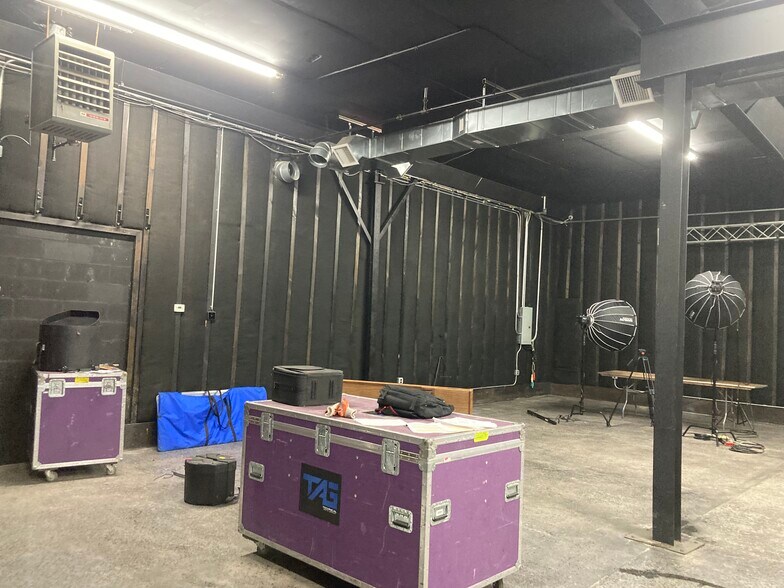 More Photos Of 1445 Commerce Ave, Bronx Industrial For Lease