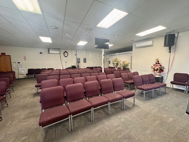 More Photos Of 1224 Hyde Park Ave, Hyde Park Loft Creative Space For Lease