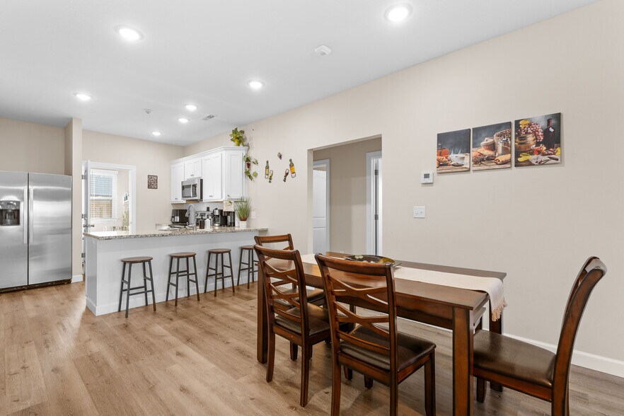 More Photos Of 3002 N Vineyards Ter, Branson General Retail For Sale