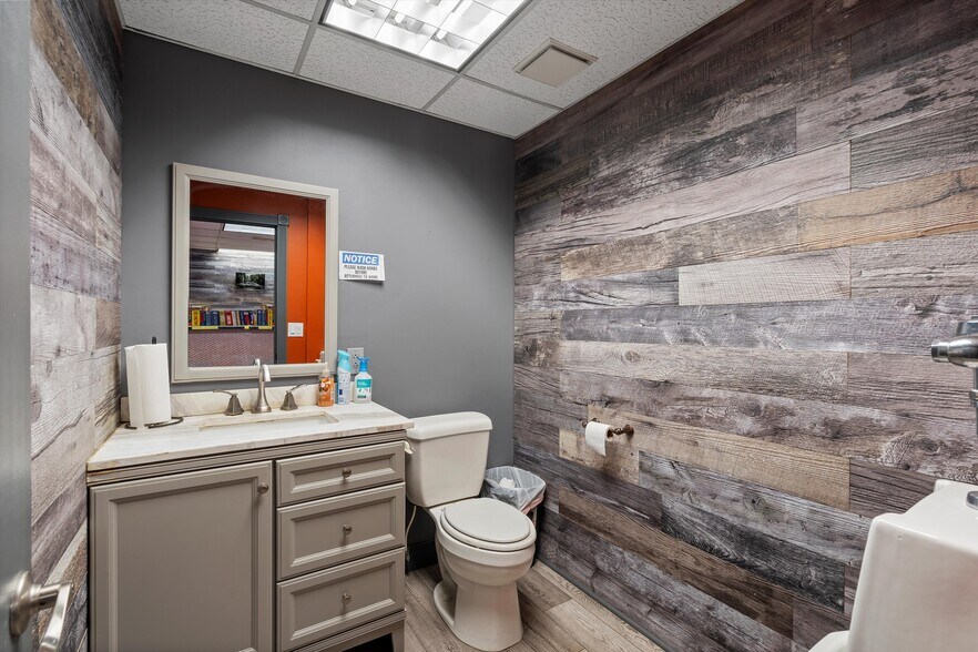 More Photos Of 747 E Highway 193, Layton Showroom For Sale