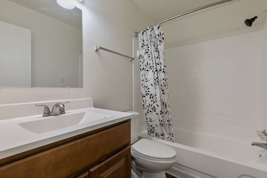 More Photos Of 3900 Forest Hill Ave, Richmond Apartments For Sale