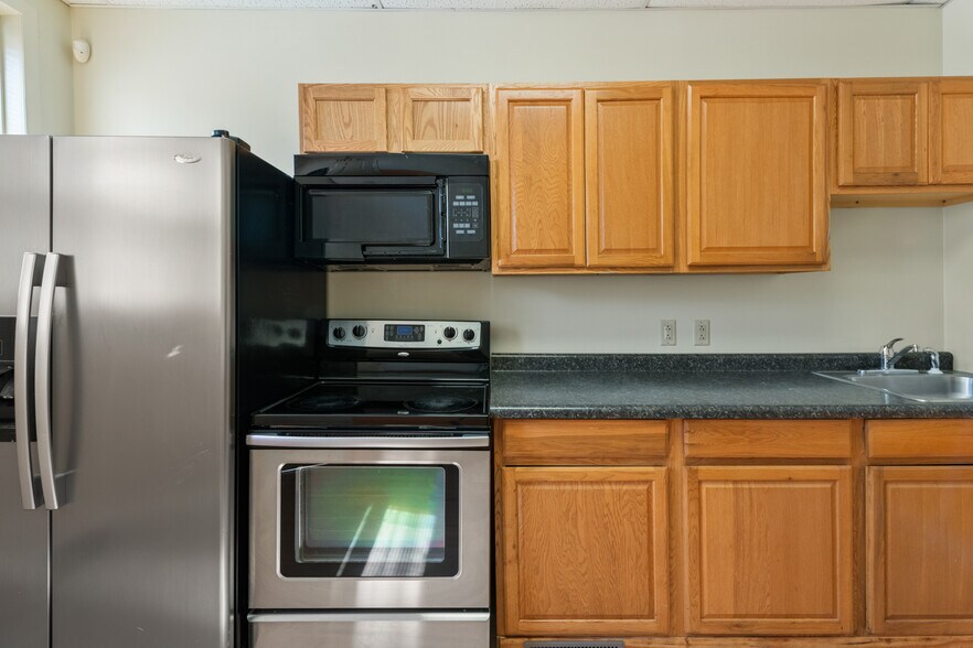 More Photos Of 2319 Vinton St, Omaha Office Residential For Sale