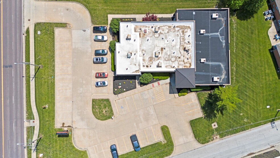 More Photos Of 705 Baptiste Dr, Paola Medical For Sale