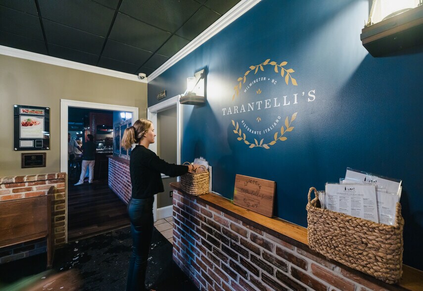 More Photos Of 102 S Second St, Wilmington Storefront Retail Residential For Sale