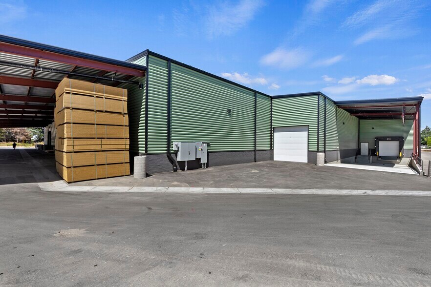 More Photos Of 335 S Locust Grove Rd, Meridian Manufacturing For Sale