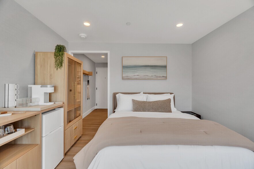 More Photos Of 32 Broadway Ave, Mystic Hotel For Sale