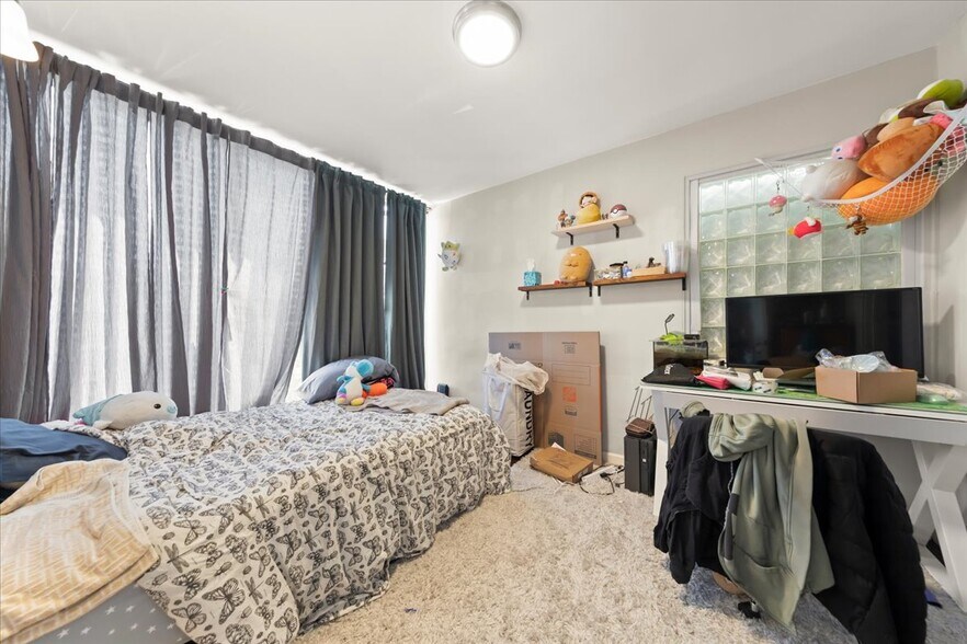 More Photos Of 220 Athol Ave, Oakland Apartments For Sale