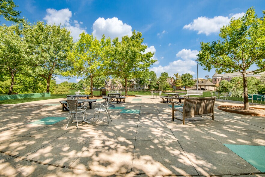 More Photos Of 4201 Marsh Ln, Carrollton Office For Sale