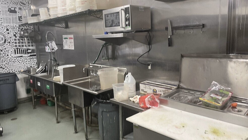 More Photos Of 546 W Compton Blvd, Compton Restaurant For Sale