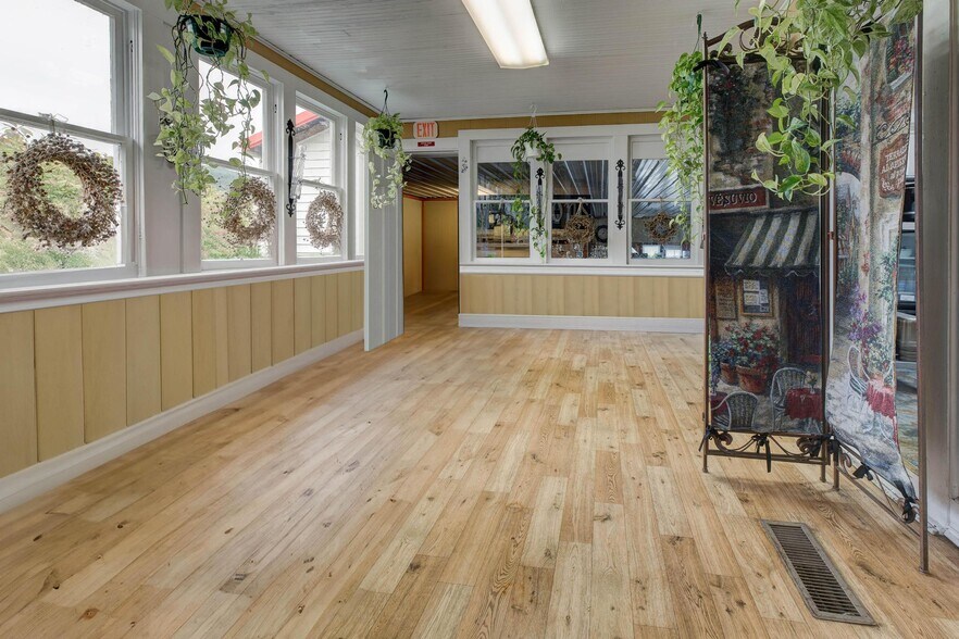 More Photos Of 134 E Main St, Morehead General Retail For Sale