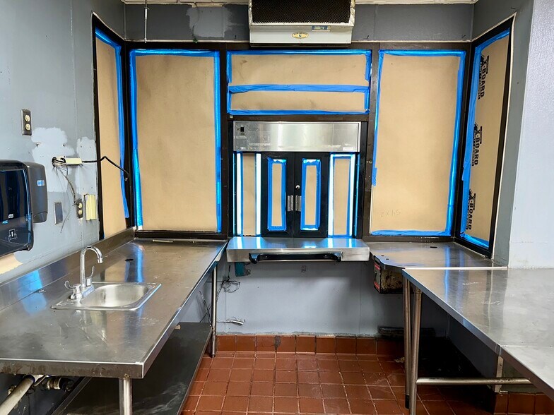More Photos Of 3501 San Dario Ave, Laredo Fast Food For Lease