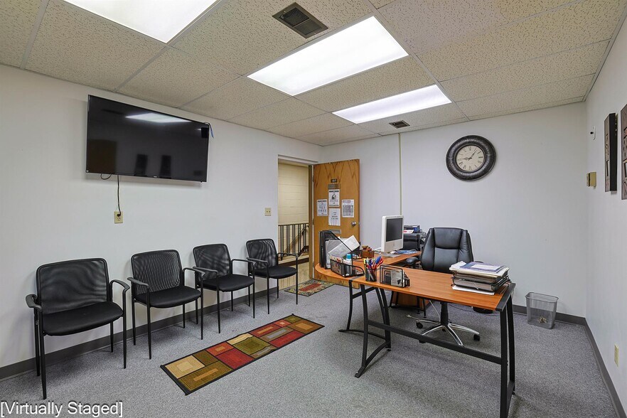 More Photos Of 1172 W Galbraith Rd, Cincinnati Office For Sale
