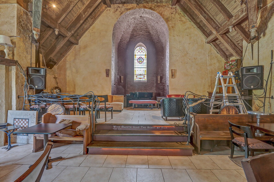 More Photos Of 1715 E Main St, Mohegan Lake Restaurant For Sale