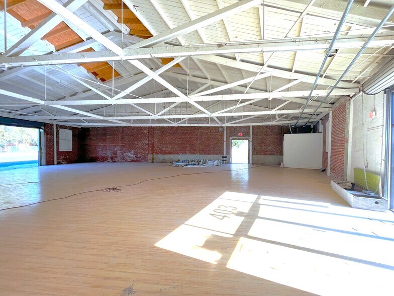 More Photos Of 401-403 E Mission Rd, San Gabriel Storefront Retail Office For Sale