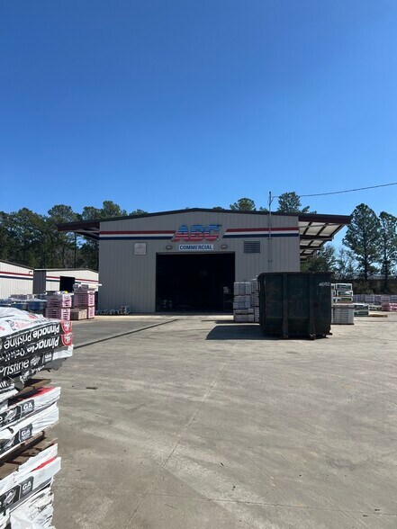 More Photos Of 3961 Wesley St, Myrtle Beach Warehouse For Lease